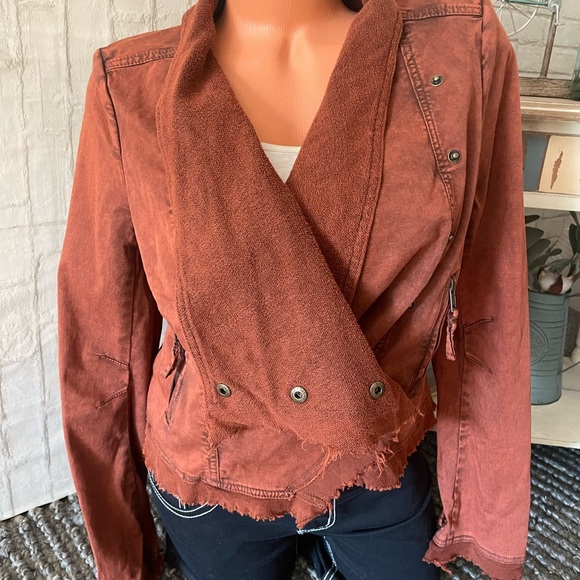 Free People Collapsing Twill Raw EdgeJacket Multifunctional S NWT! - Picture 2 of 13